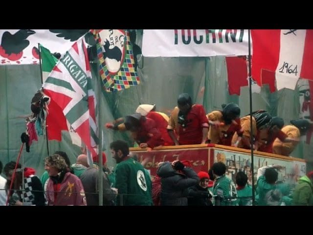 El Festival de la Batalla de las Naranjas en Ivrea: Emoción y Tradición en Piamonte